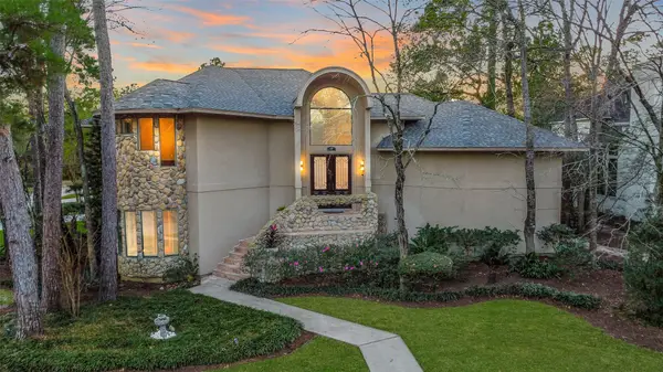 3 Hillside View Place, The Woodlands, TX 77381