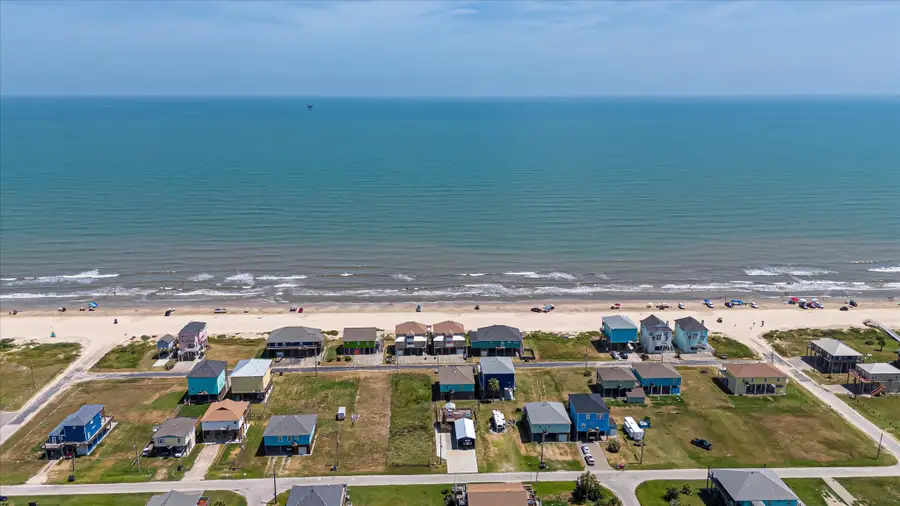 1126 Gulfview Lane, Crystal Beach, TX 77650 - Image #3