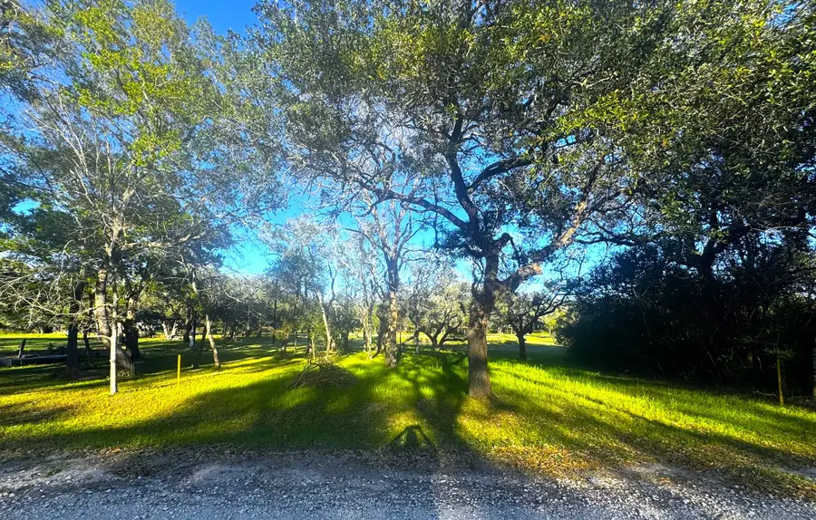 548 Grand Oak, Palacios, TX 77465 - #3