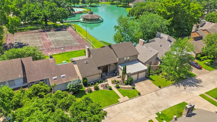 200 Old Bridge Lake, Houston, TX 77069 - #2