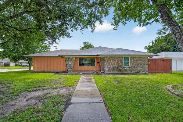 10113 Oboe Drive, Houston, TX 77025