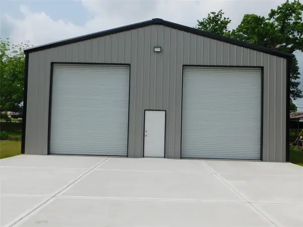 10719 Pine Street, Willis, TX 77318