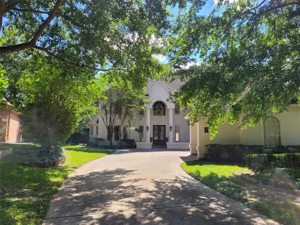 2 Argonne Place, The Woodlands, TX 77382