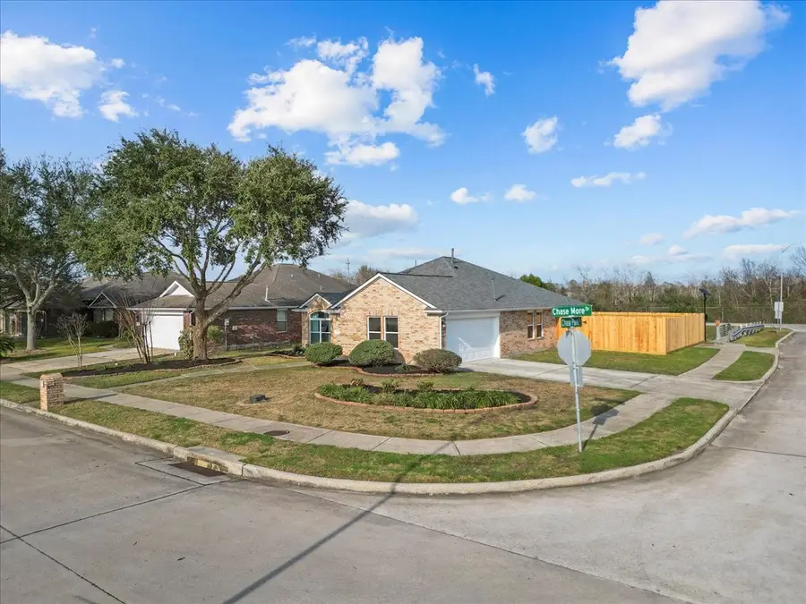 4835 Chase More Drive, Bacliff, TX 77518 - Image #2