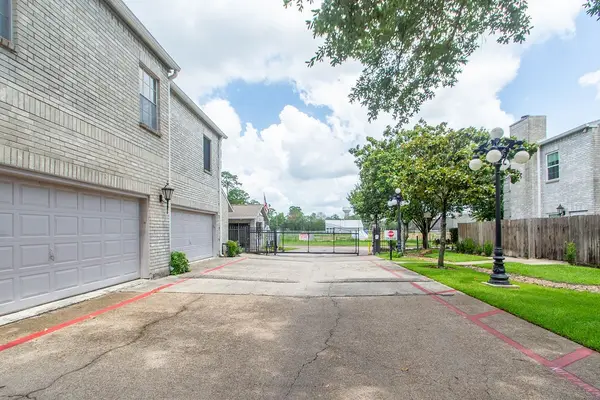 17597 Red Oak Drive #7597, Houston, TX 77090