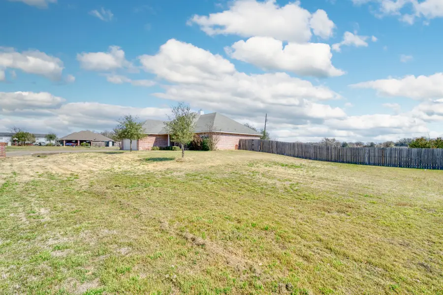 126 Virginia Street, Fairfield, TX 75840 - #3