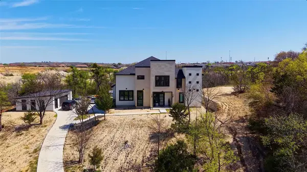 601 Canyon Creek Trail, Fort Worth, TX 76112
