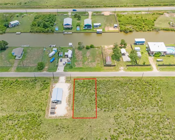 498 County Road 299 Heron, Sargent, TX 77414