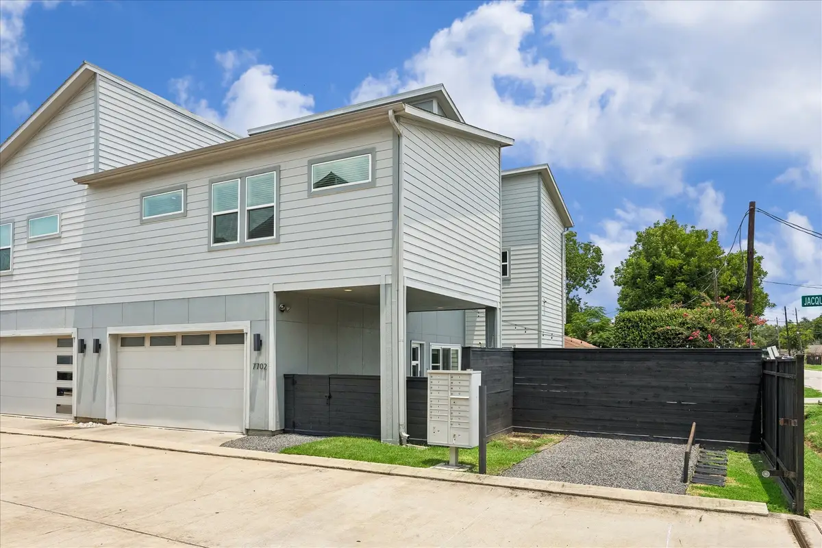 7702 Jacquelyn Oaks Road, Houston, TX 77055 - #1