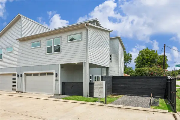 7702 Jacquelyn Oaks Road, Houston, TX 77055