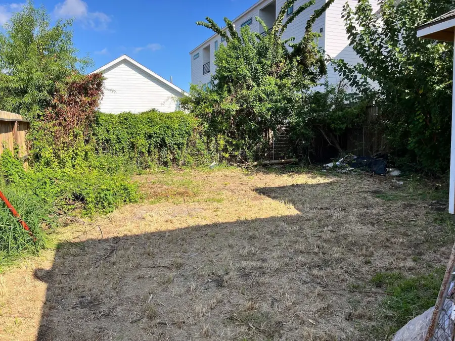 217 N Everton Street, Houston, TX 77003 - Image #2