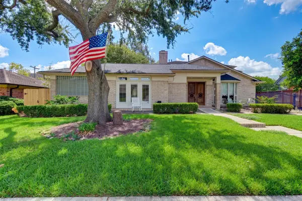 4967 Dumfries Drive, Houston, TX 77096