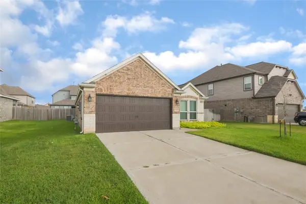 3222 Owl Hollow Drive, Rosenberg, TX 77471