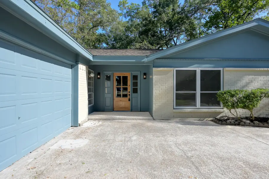 26206 Maplewood Drive, Spring, TX 77386 - Image #3