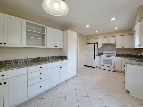 7600 Burgoyne Road #114, Houston, TX 77063