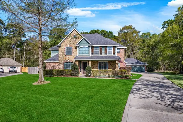 1007 Commons Waterway Drive, Huffman, TX 77336