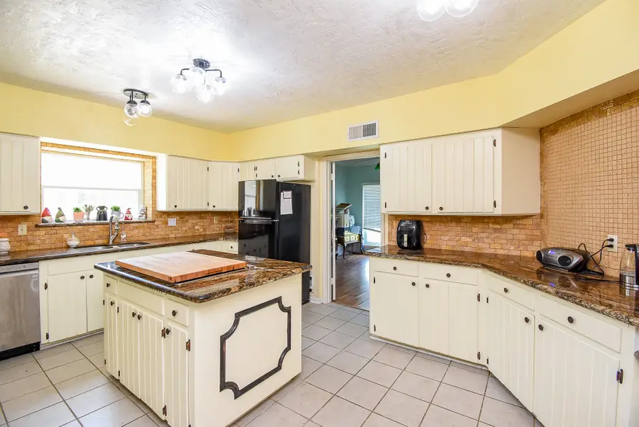 35401 Pontiac Drive, Brookshire, TX 77423 - Image #2