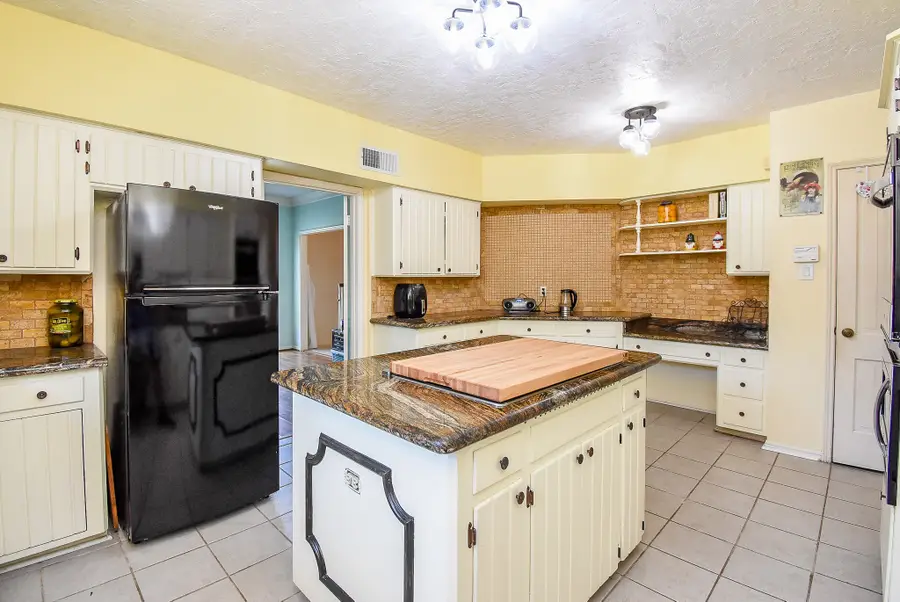 35401 Pontiac Drive, Brookshire, TX 77423 - Image #3