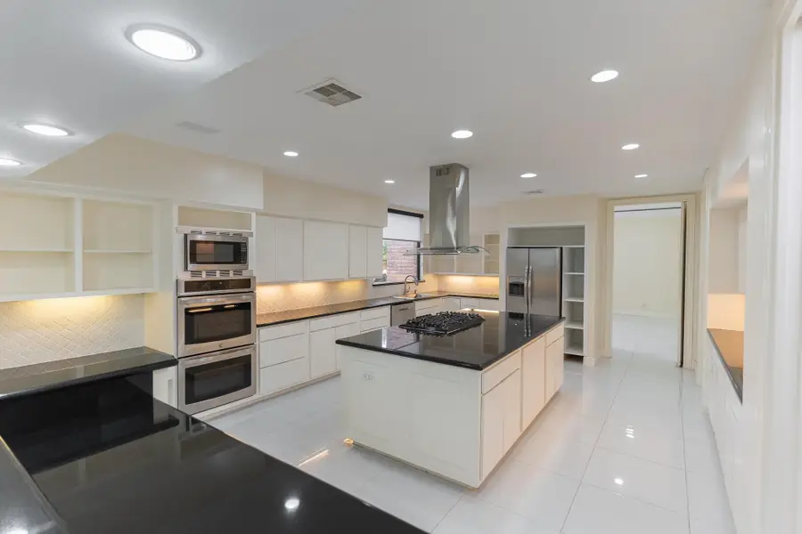 8800 Woodway Drive #10, Houston, TX 77063 - #2