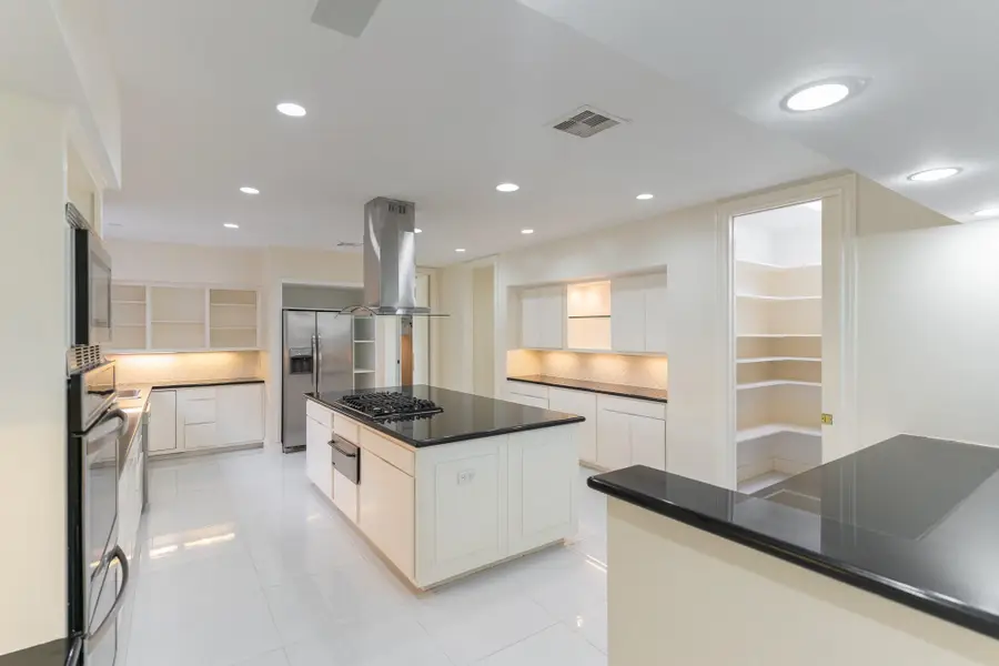 8800 Woodway Drive #10, Houston, TX 77063 - #3