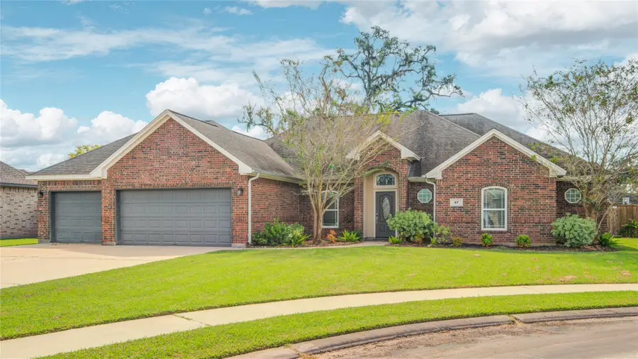 57 Red Maple Court, Lake Jackson, TX 77566 - Image #2