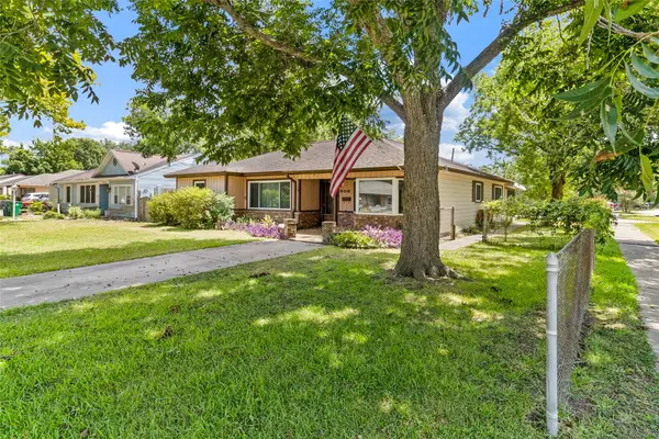 900 Wimberly Street, Angleton, TX 77515
