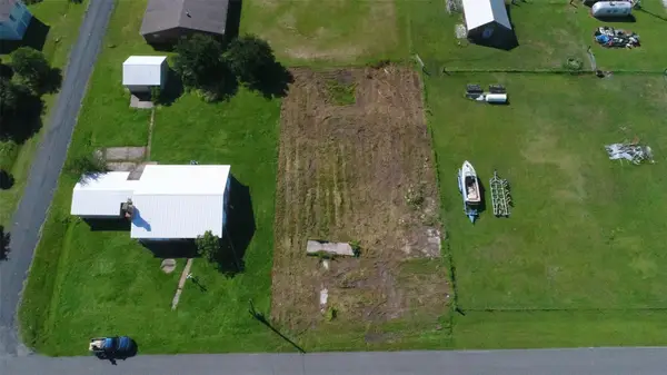 516 Overton Avenue, Port Bolivar, TX 77650