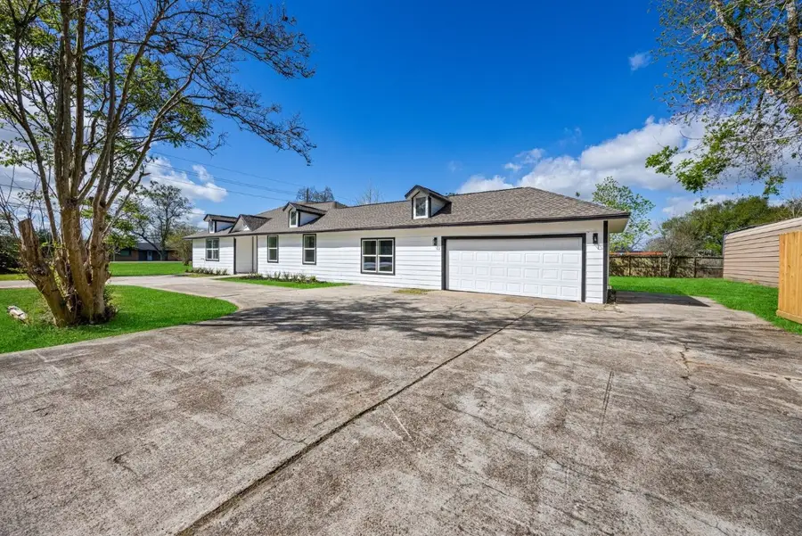 1214 Main Street, Alvin, TX 77511 - #3