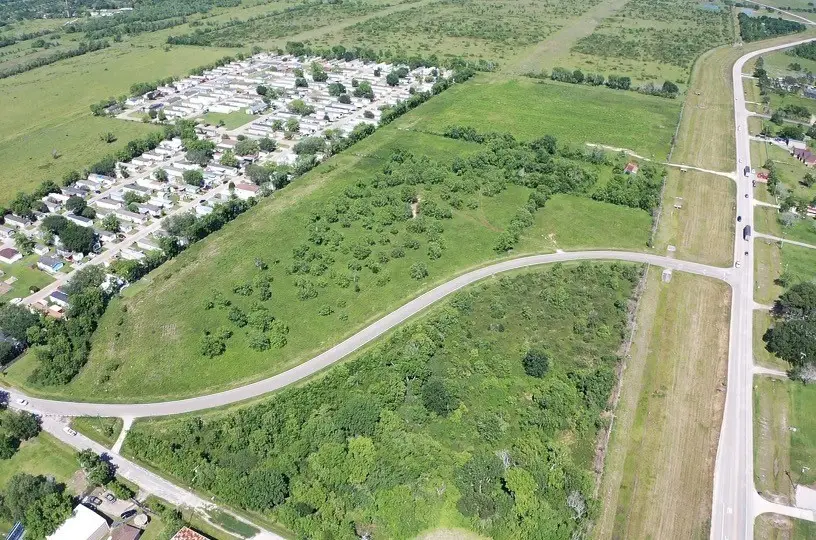 2849 Shanks Road, Angleton, TX 77515 - #3