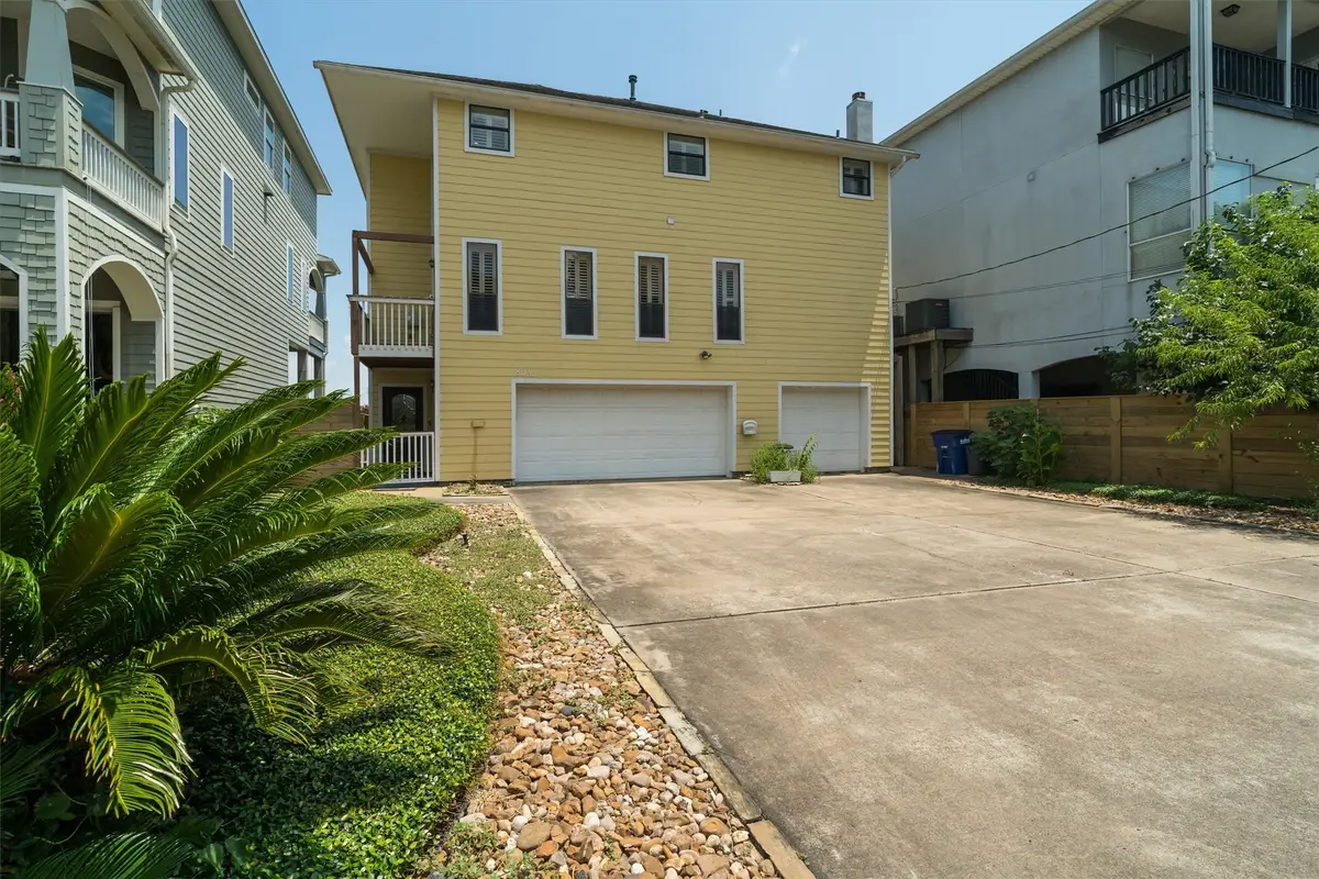 804 Bay Avenue, Kemah, TX 77565 - Image #1
