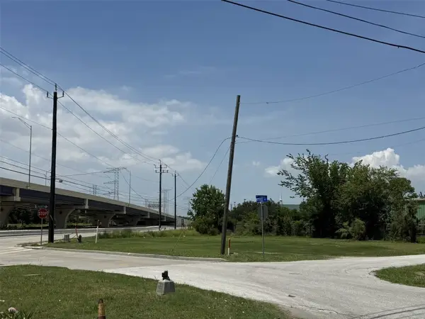 1400 Bayport Boulevard, Seabrook, TX 77586