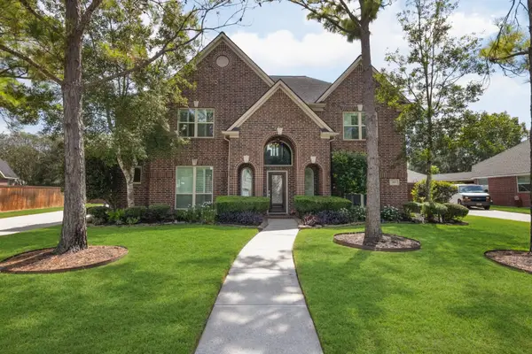 703 Post Oak Court, Friendswood, TX 77546
