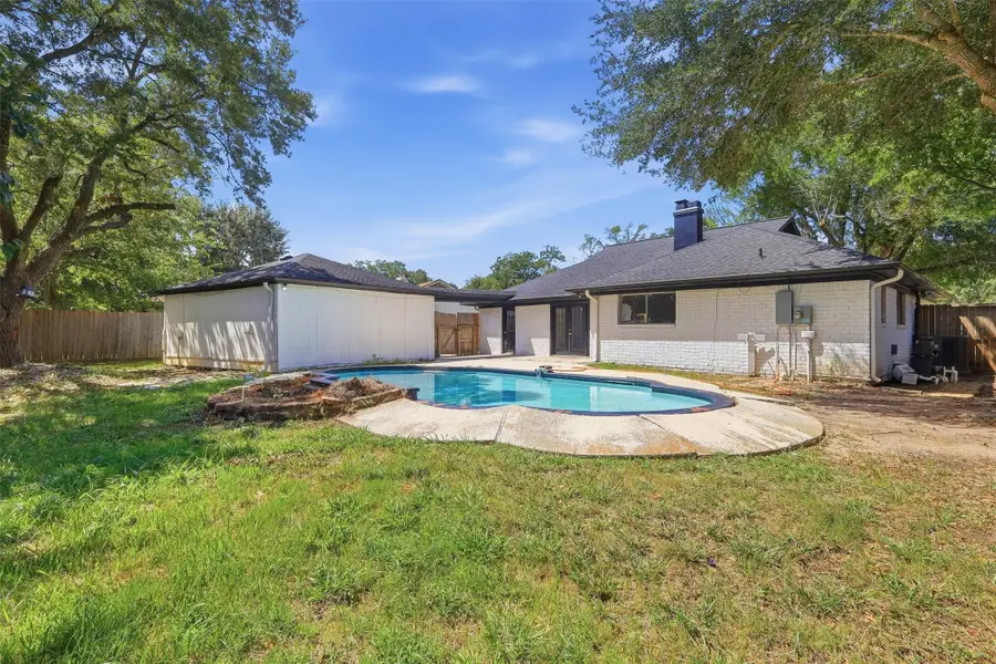 341 Dawn Hill Drive, Friendswood, TX 77546 - #2