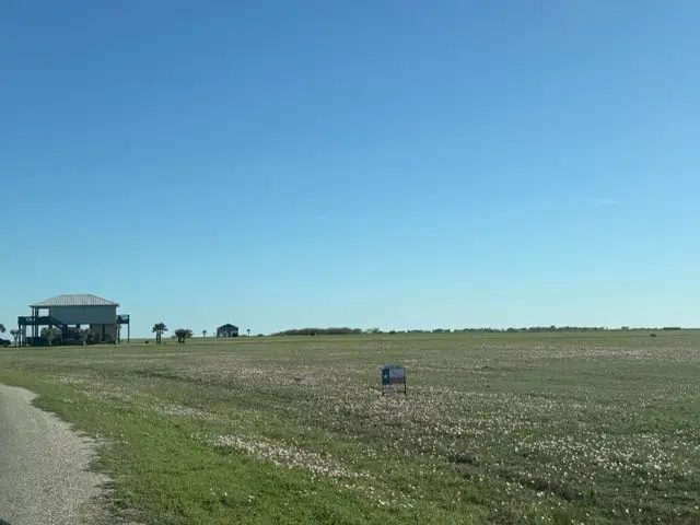 884 Bay Drive, Palacios, TX 77465 - #2