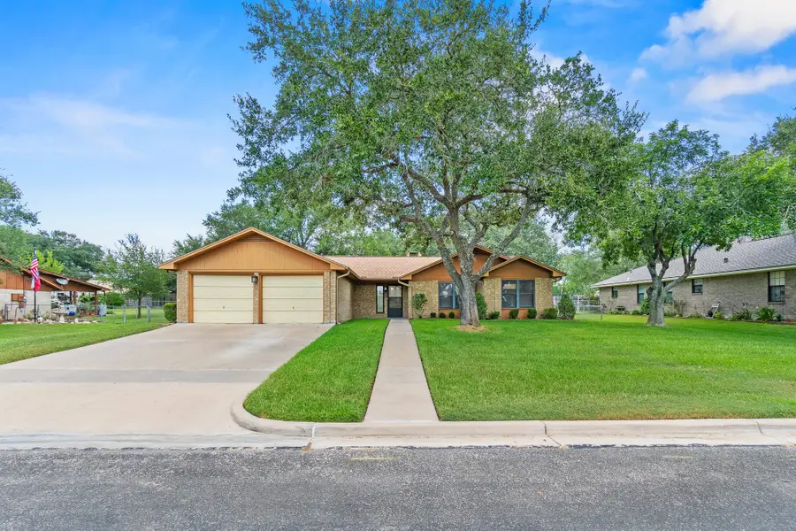 108 Meadow Creek Drive, Schulenburg, TX 78956 - #3
