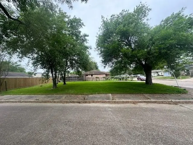 4985 E Ridge Creek Drive, Houston, TX 77053 - Image #3