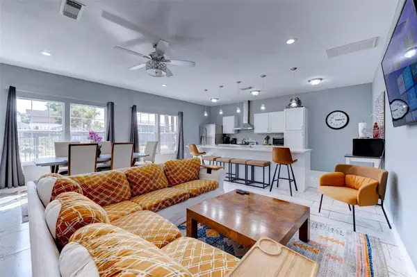 301 Tabor Street, Houston, TX 77009