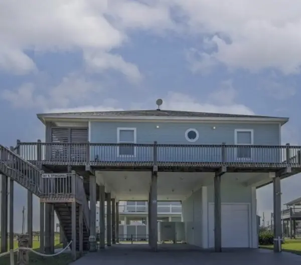 981 South Stingaree Drive, Crystal Beach, TX 77650