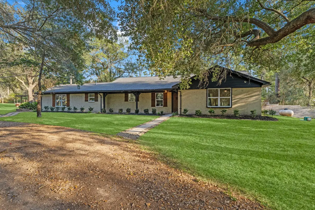 303 W Rollingwood Street, Pinehurst, TX 77362 - Image #1