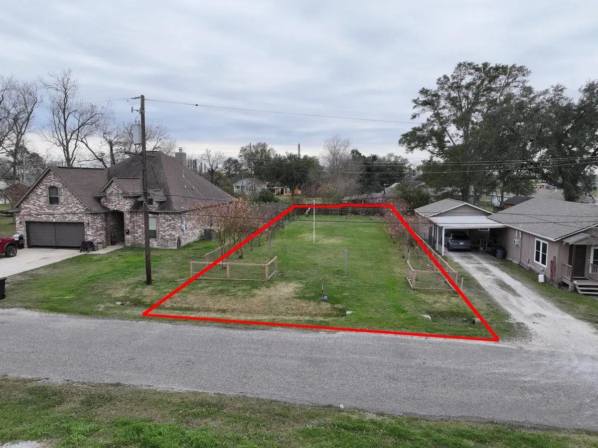421 Avenue E, Port Neches, TX 77612 - Image #1