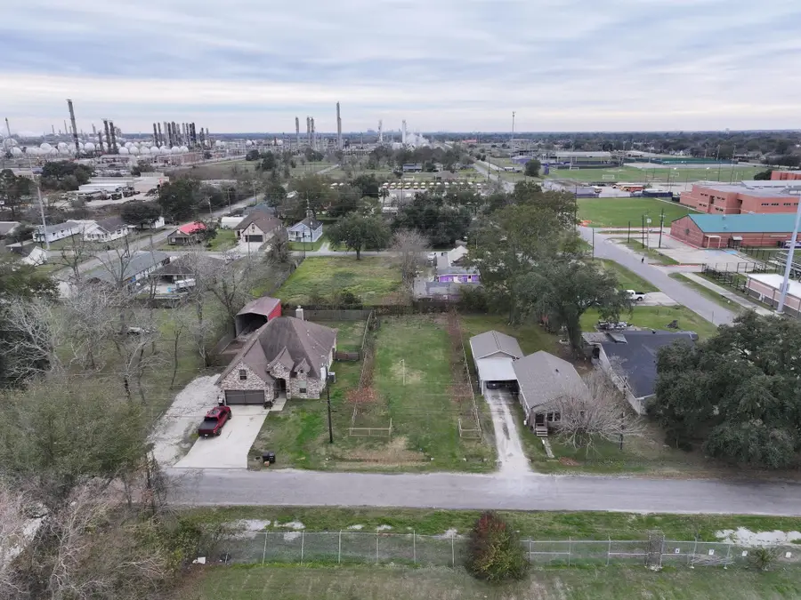 421 Avenue E, Port Neches, TX 77612 - Image #3