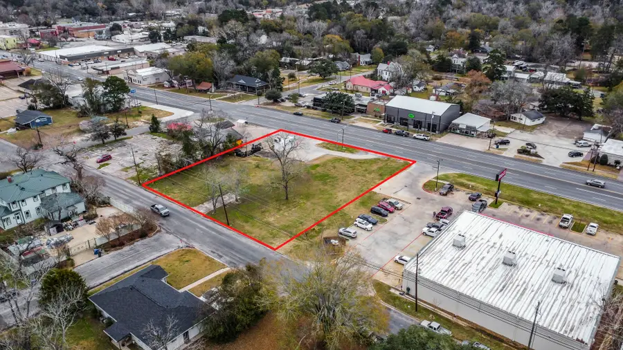 614 W W Church Street, Livingston, TX 77351 - Image #3