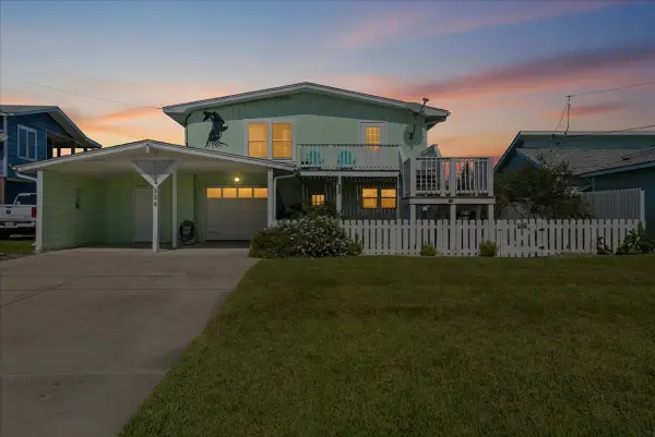 228 Starboard Avenue, Rockport, TX 78382