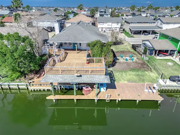 837 Marlin Street, Bayou Vista, TX 77563