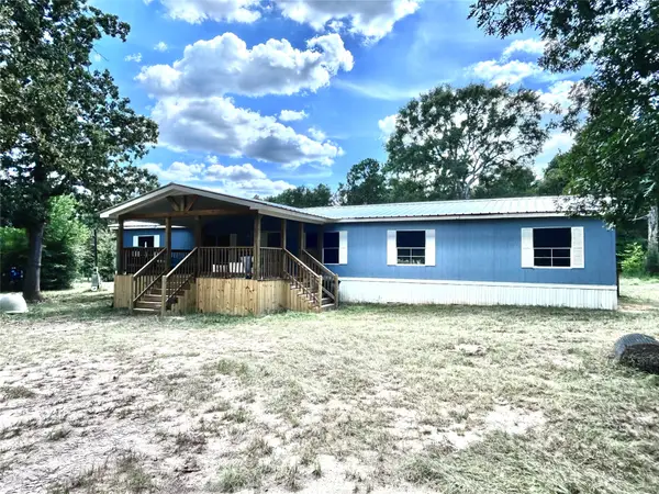 11692 W Old Oak Trail, Willis, TX 77378