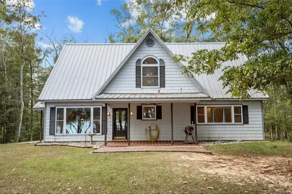 2846 Palo Gaucho Crossing, Hemphill, TX 75948