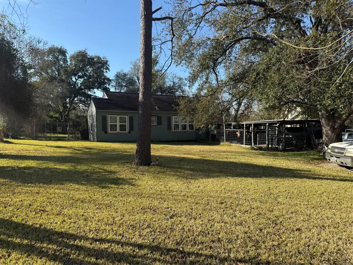 117 Cabaniss Avenue, Baytown, TX 77520 - #1