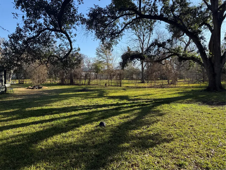 117 Cabaniss Avenue, Baytown, TX 77520 - #2