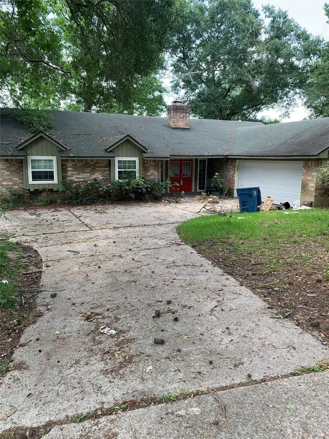 413 Brook Hollow Drive, Conroe, TX 77385 - Image #1