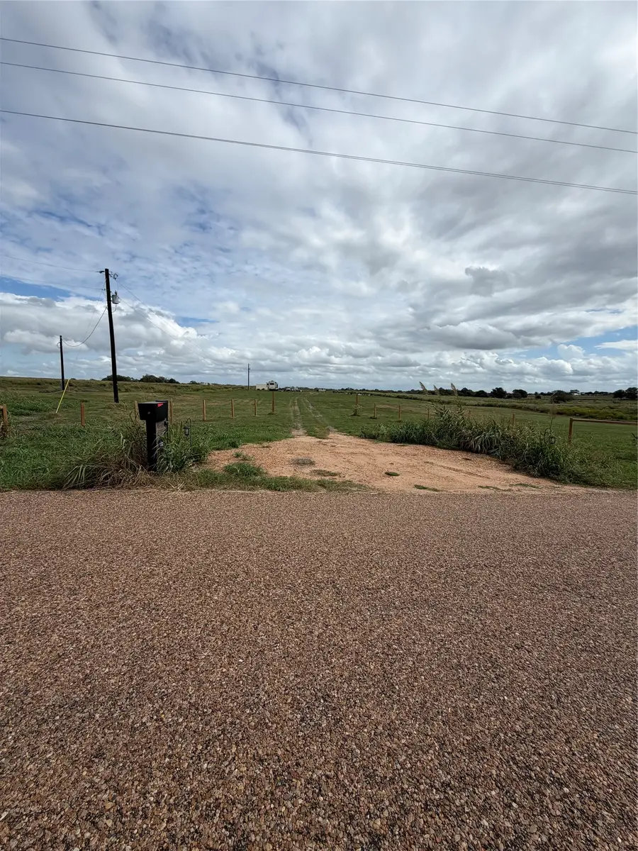 5501 Falke-heinrich Rd Road, Schulenburg, TX 78956 - #3